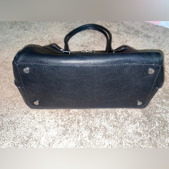 SOLD Michael Kors Addison Large Tote - Picture 12 of 13